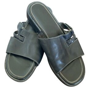 VILLAGER LIZ CLAIBORNE COMPANY Womens Leather Flat Slip‎ On Black